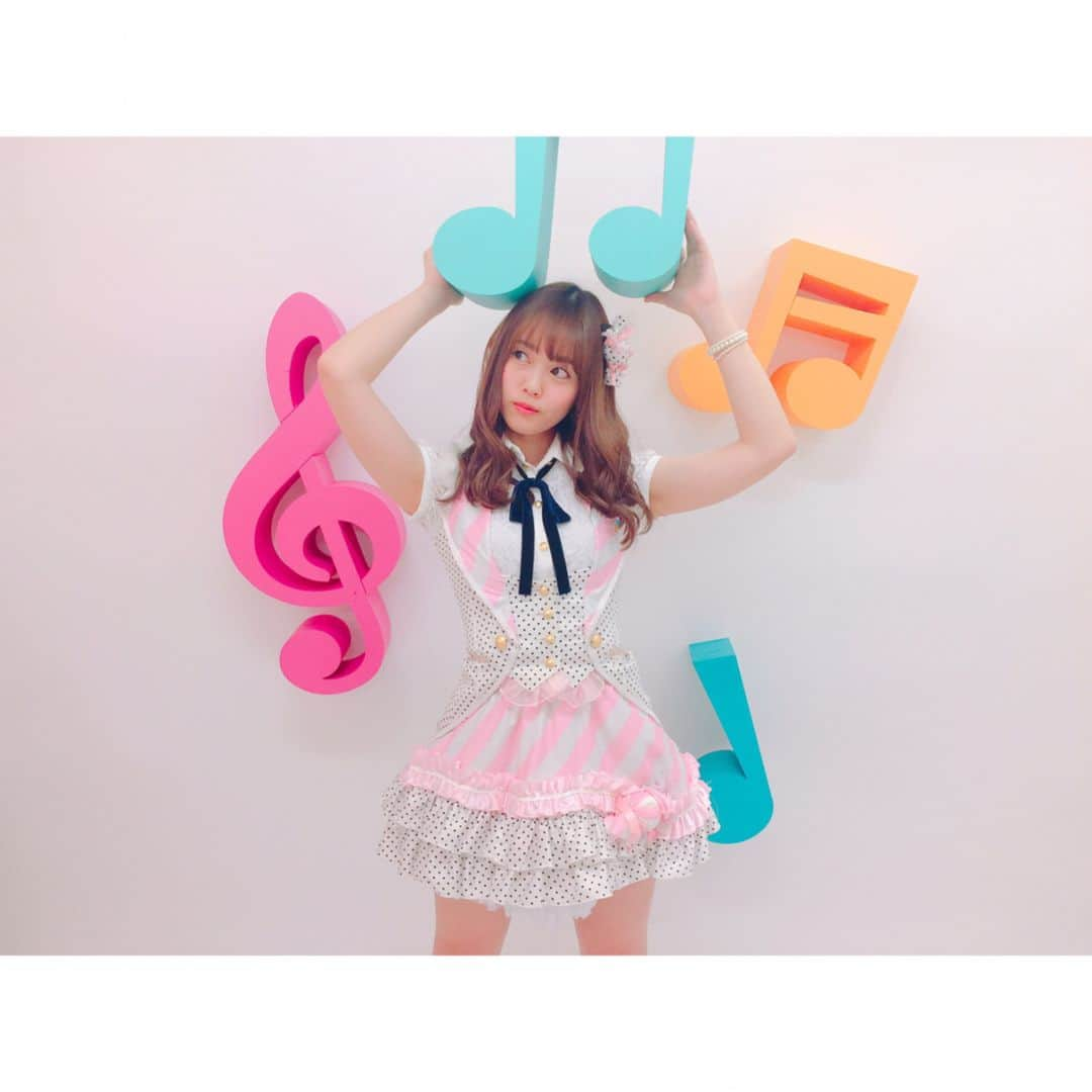 竹内舞さんのインスタグラム写真 - (竹内舞Instagram)「アイドルの衣装🌸💓🌸💓 実は私、元祖チームEなんです。 この衣装、私のなんです。 もはやチームEであった感が薄れている。笑 この衣装ができた時初めての組閣があったような(๑˃̵ᴗ˂̵) だから全然着てないの〜 この前撮影で久々に着たよ（笑） ピンクの衣装大好き〜(*´꒳`*)💗 #pink#衣装」5月7日 14時25分 - 01maitakeuchi