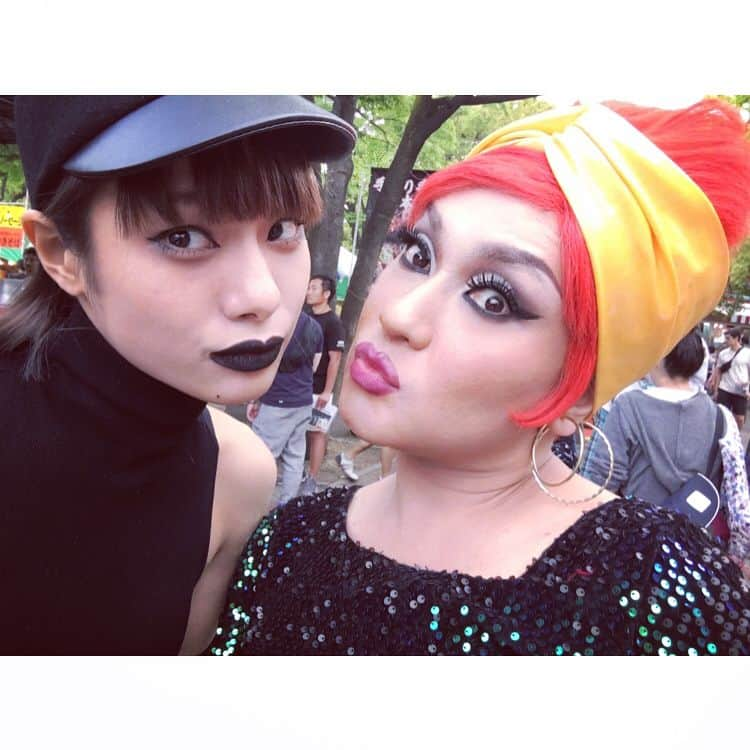 仲万美（Bambi Naka）さんのインスタグラム写真 - (仲万美（Bambi Naka）Instagram)「- 🌈 HAPPY RAINBOW PRIDE 🌈 #RainbowPride #TRP #yoyogipark #代々木公園 #party  #MAKELOVENOTWALLS #DIESEL @lilgrandbitch @izumisexy @banzaikyoko 大好きなお姉やん #BambiNaka」5月7日 20時05分 - 615_bambi