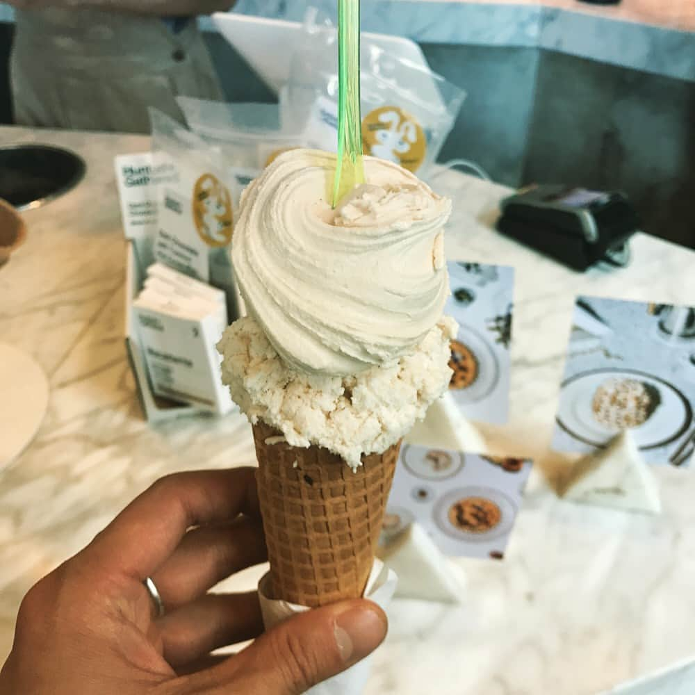 斎藤陽介のインスタグラム：「Best gelato I've ever had#gelato#sweet#dayoff#after#game#melbournelife#melbourne#メルボルン#melbournefood」