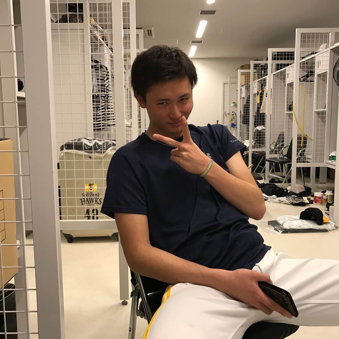 小澤怜史さんのインスタグラム写真 - (小澤怜史Instagram)「誕生日おめでとう🎂 #高橋純平＃誕生日＃5月8日#二十歳#プレゼント#小銭入れ#jimmychoo」5月8日 10時04分 - ys_reiji70145
