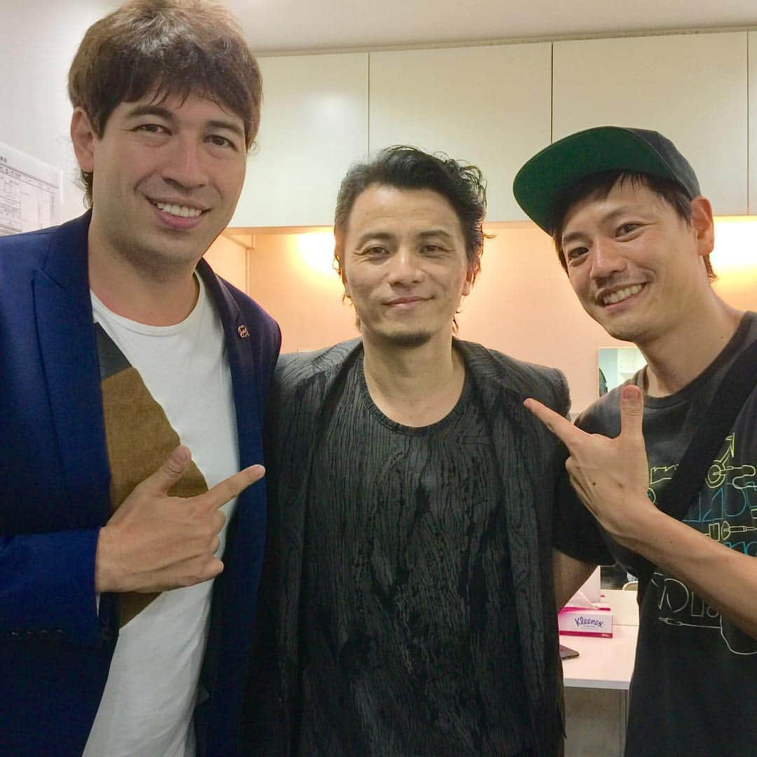 藤田琢己さんのインスタグラム写真 - (藤田琢己Instagram)「おとといの一コマ。サッシャ、KREVAとパチリ。 #同い年 #KREVAと俺は #パイオニア #4期生」5月8日 9時35分 - takumifujita1