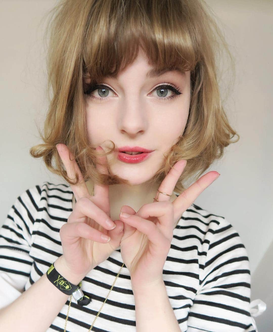 Ella Freyaのインスタグラム：「✌🏻✌🏻😽」