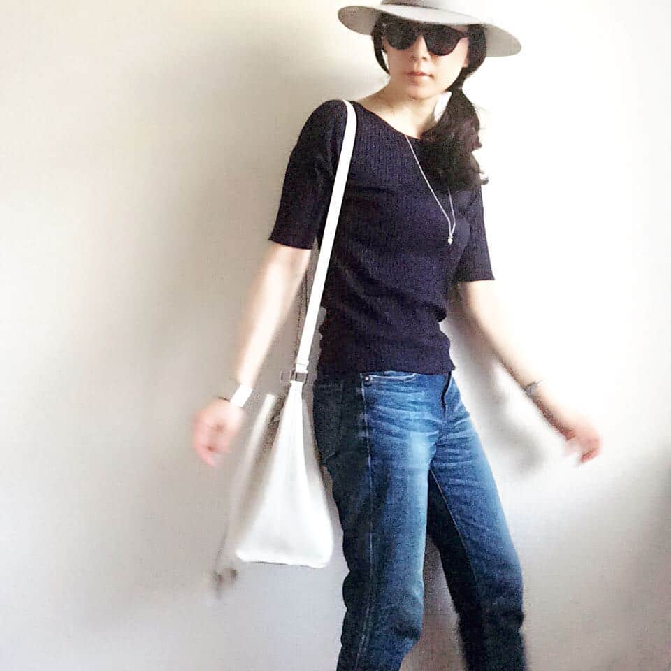 竹中友紀子のインスタグラム：「久しぶりの #coordinate  #ハット ... #azulbymoussy #アズールバイマウジー  #サングラス ... #azulbymoussy #アズールバイマウジー  #トップス ... #fredyemue #フレディエミュ  #ボトムス ... #redcard #レッドカード  #ネックレス ... #juicyrock #ジューシーロック  #バッグ ... #zara #ザラ」