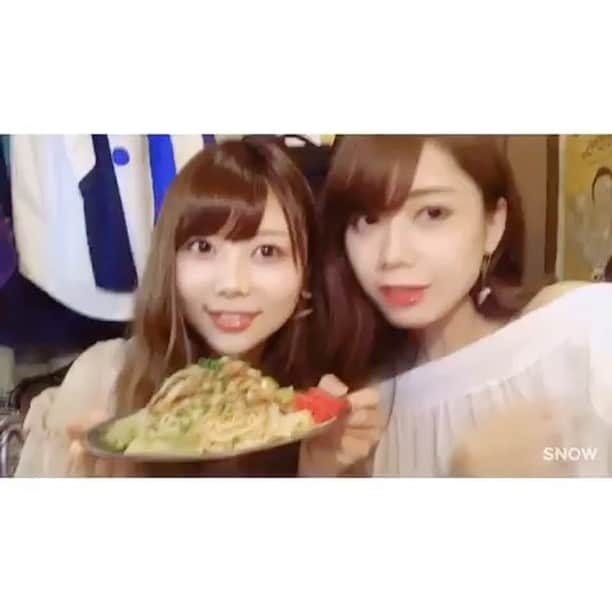 西村季里子のインスタグラム：「🎀 ももちゃんと♡ 最近週2くらいで会ってる(*´◒`*) 今日もこれから💓💓💓 #ももちゃん#大学#友だち#friend  #週2ペース#呼ばれたらいく #復活祭#イースター#お祝い #学生時代#みんな置いて行かないで #青森県#東北#えくぼ#りんご #follow #followme #l4l」