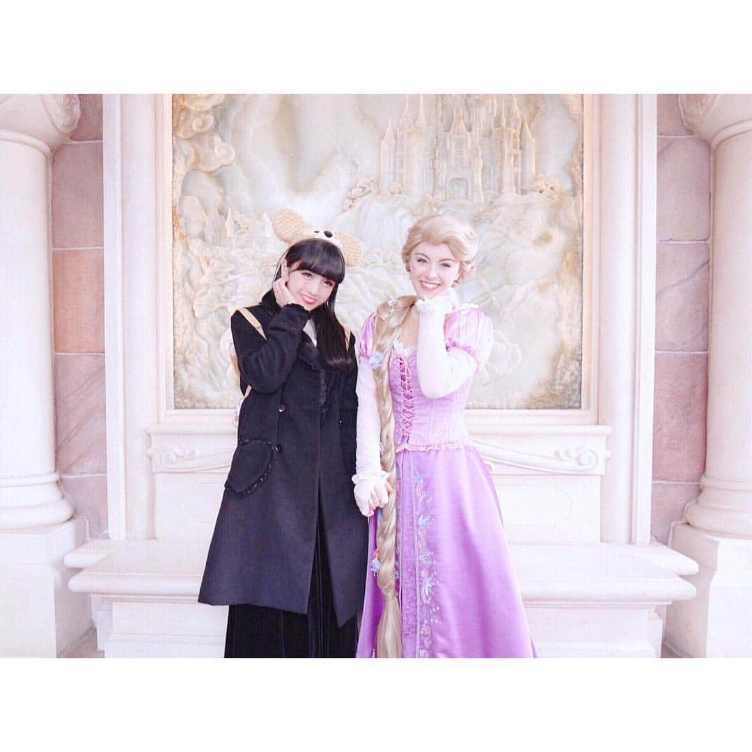 のインスタグラム：「. . 2016.11.28 Shanghai Disneyland . with Rapunzel 💜💜💜 . #shanghaidisneyland #上海ディズニーランド #SHDL #rapunzel #ラプンツェル #shanghai #yuemiyatani #宮谷優恵 #yuechi #ゆえち」
