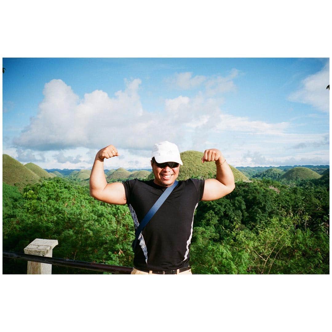 ラブリさんのインスタグラム写真 - (ラブリInstagram)「ボホール島でのお気に入りの一枚 #わたしのしゃしんたち  #philippines  #bohol #tsunaguphilippinesproject」6月2日 23時18分 - loveli_official