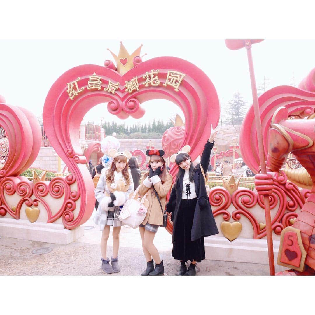宮谷優恵（ゆえち）のインスタグラム：「. . 2016.11.28 Shanghai Disneyland . ♠️♥️Alice in Wonderland Maze♦️♣️ . #shanghaidisneyland #上海ディズニーランド #SHDL #aliceinwonderlandmaze #aliceinwonderland #アリスインワンダーランド #shanghai #yuemiyatani #宮谷優恵 #yuechi #ゆえち」