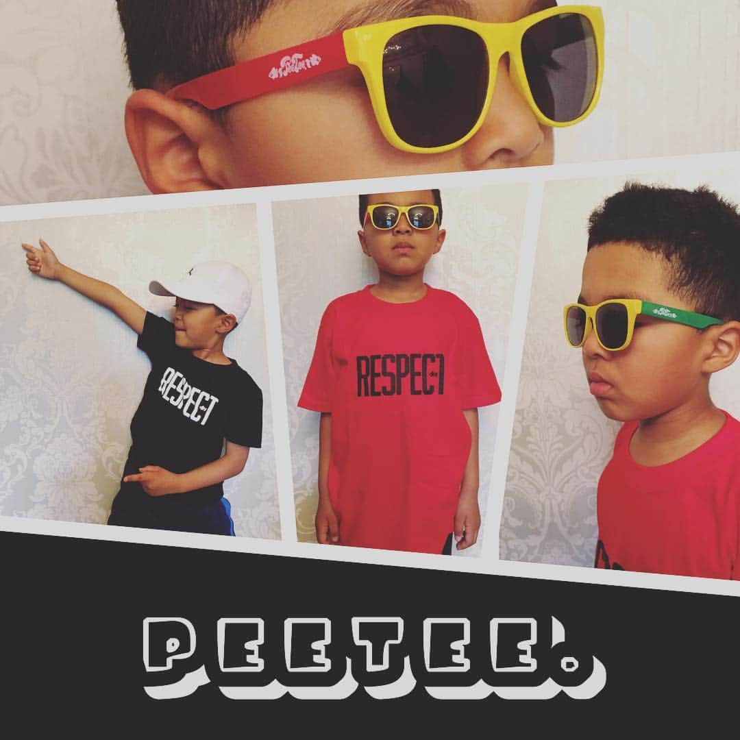 PUSHIMさんのインスタグラム写真 - (PUSHIMInstagram)「こちらもどうぞ。 子供服PeeTee.（ピーティー） “RESPECT KIDS TEE” size90 110 130 160 color B/W/R/B&R ・ “KIDS SUNGLASS” サングラスのテンプル部分は赤緑の左右色違い♡ 夏のおともに〜。 ・ ➡️ @dissident_osaka  www.dissident1.com FB: m.facebook.com/peetee.pushim/ ・ ・ ・ #PeeTee. #pushim #kidsclothes #kidsfashion #子供服 #ピーティー」6月4日 0時38分 - shinoyama_pushim