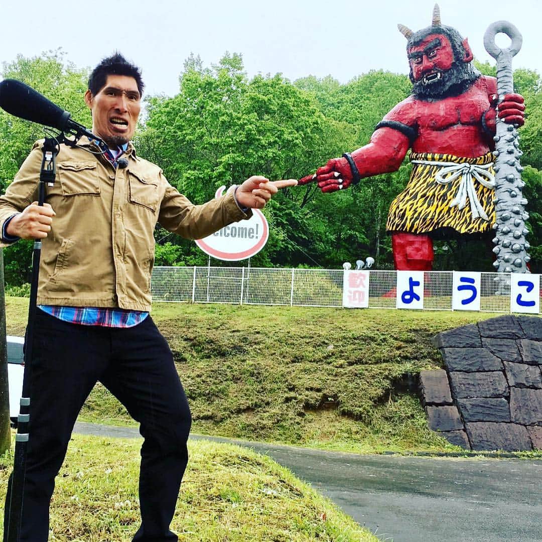 タカさんのインスタグラム写真 - (タカInstagram)「鬼 vs 巨人 #登別 #歓迎ようこ」6月4日 10時00分 - taka.tkg
