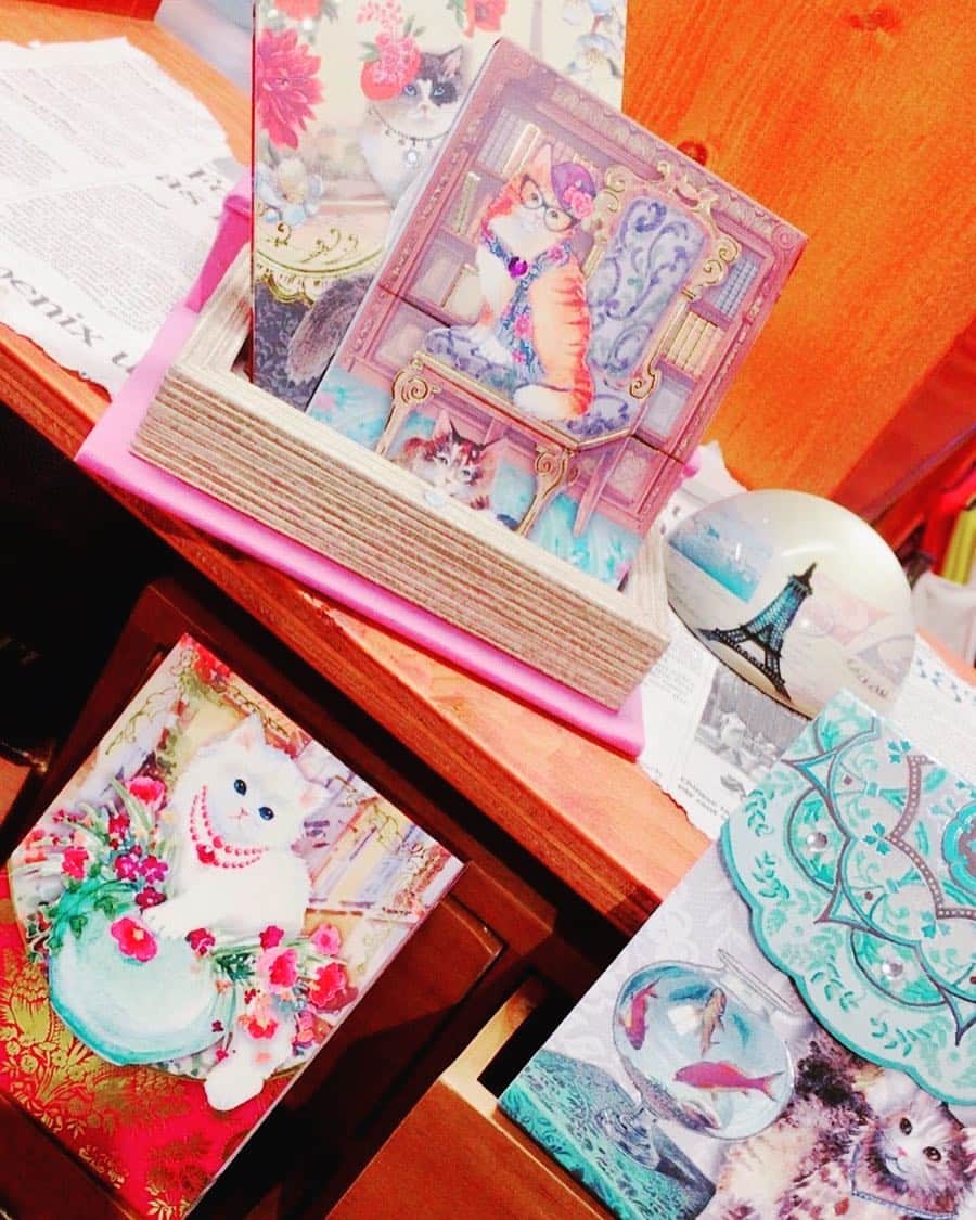 PENNAのインスタグラム：「[マグネット付きメモパッド] マグネットが付いていて紙の端っこが折れなくて安心！ 75枚入りでオシャレな柄で大人な女性に大人気(^_−)−☆ プレゼントにもぴったりですね♫」