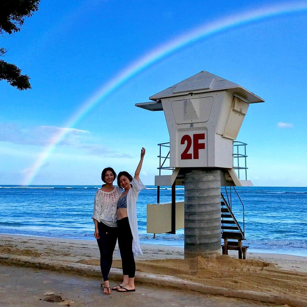 西山真以さんのインスタグラム写真 - (西山真以Instagram)「* Big rainbow ✨🌈 . モーニングヨガからスタートした今朝の空には大きな虹が❤️ 📷 @alohak313 . . #shooting  #tv #hawaii  #day3 #lovehawaii  #morning #yoga #rainbow #🌈 #🌺」6月4日 14時51分 - mai0830