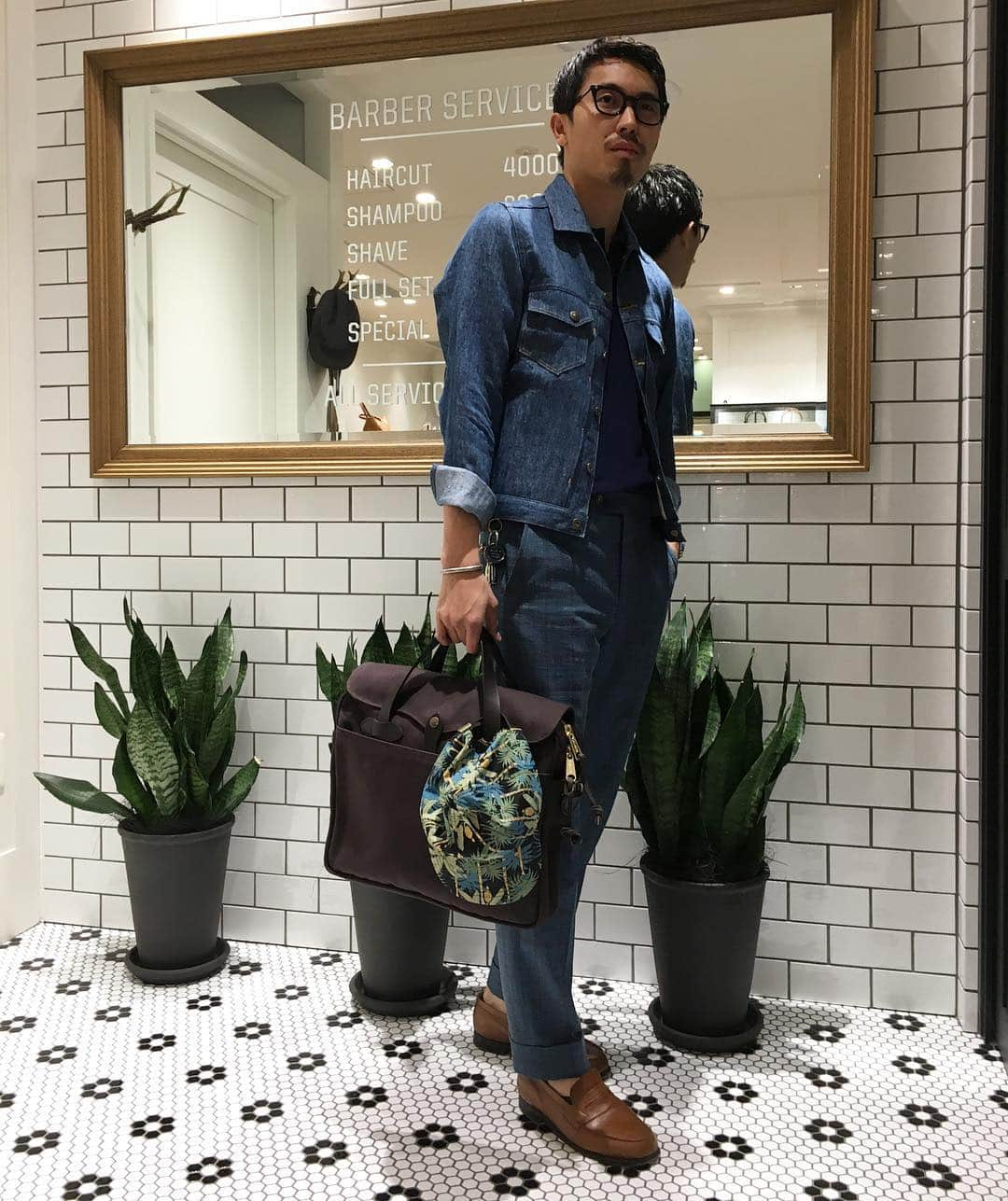 フリーマンズスポーティングクラブさんのインスタグラム写真 - (フリーマンズスポーティングクラブInstagram)「FSC STAFF STYLE-GINZA SIX 2017.06.04  poloshirt:#freemanssportingclub jacket#freemanssportingclub bag#filson  #fsc_staff_style #mensfashion #fsc #fsctokyo #fscfutako #fscginza #ginzasix #ginza」6月4日 15時04分 - freemanssportingclub_jp