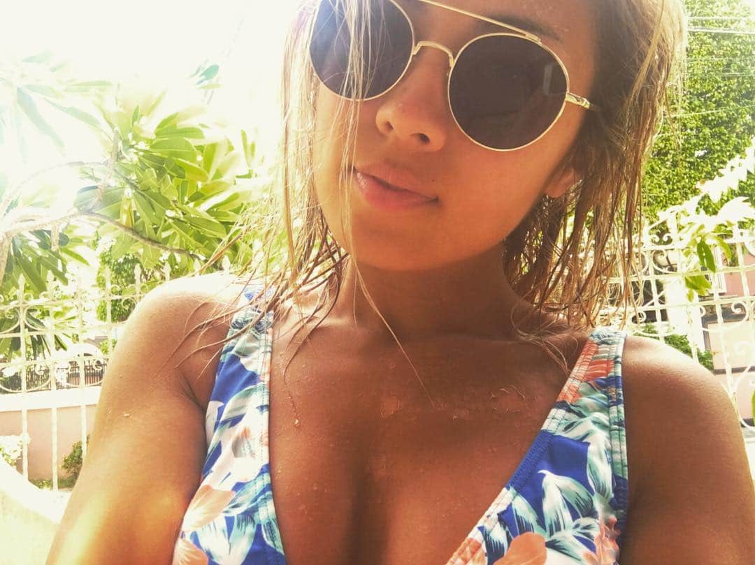 Jurina Otsukiのインスタグラム：「New😎☀️ #Philippines 🇵🇭 #summer 🌺 #MANILA 🌴 #ripcarl 👙」