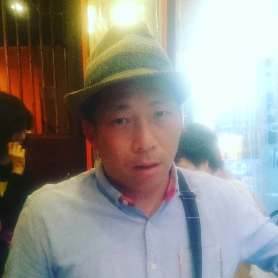 佐藤大さんのインスタグラム写真 - (佐藤大Instagram)「名古屋に来たらこのおじさんと会わなきゃね。堀江さんは相変わらずのおじさんです。 #西東さん #堀江 #ピクニック元相方」6月4日 19時00分 - satodaidaidai