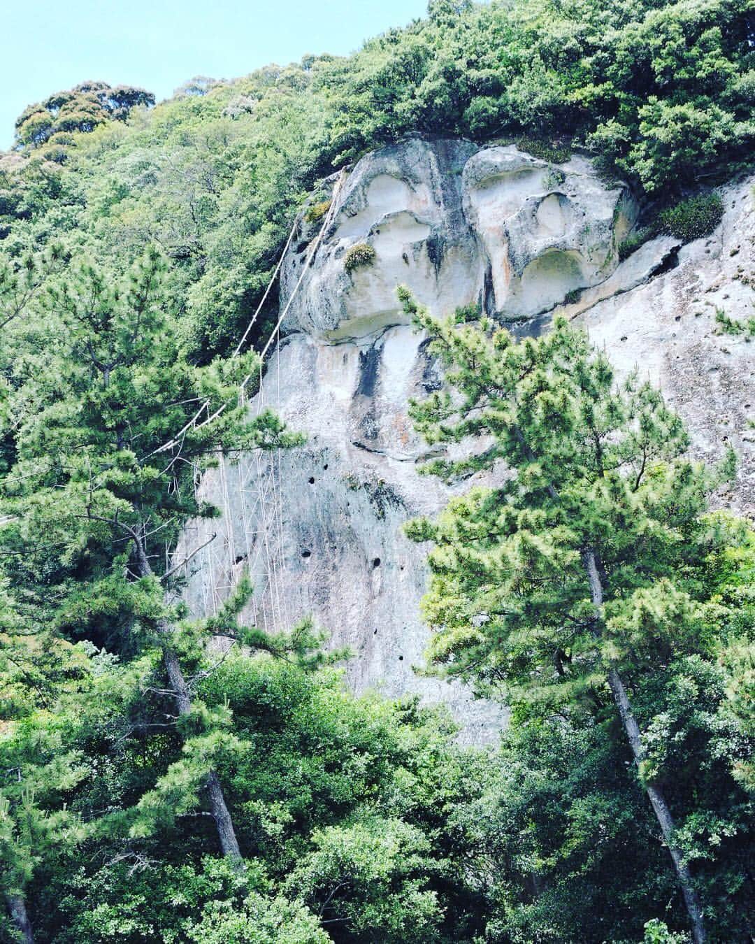 矢島倫太郎さんのインスタグラム写真 - (矢島倫太郎Instagram)「World Heritage  #熊野 #花の窟神社 #日本最古の神社」6月4日 19時46分 - yajima_rin