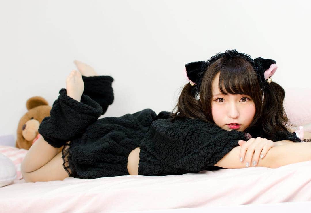 あんにゅい豆腐さんのインスタグラム写真 - (あんにゅい豆腐Instagram)「猫ちゃん🐾🐾#あんにゅい豆腐 #ennuimamefu #photo #photography #camera #一眼レフ #写真 #カメラ #写真好きな人と繋がりたい #カメラ好きな人と繋がりたい #cosplay #コスプレ #costume #cosplayer #cosplayers #cosplaying #model #japan #japanese #japanesegirl #黒猫 #blackcat #cat #猫 #ふわふわ #ゆるふわ」6月4日 19時59分 - p_cos4