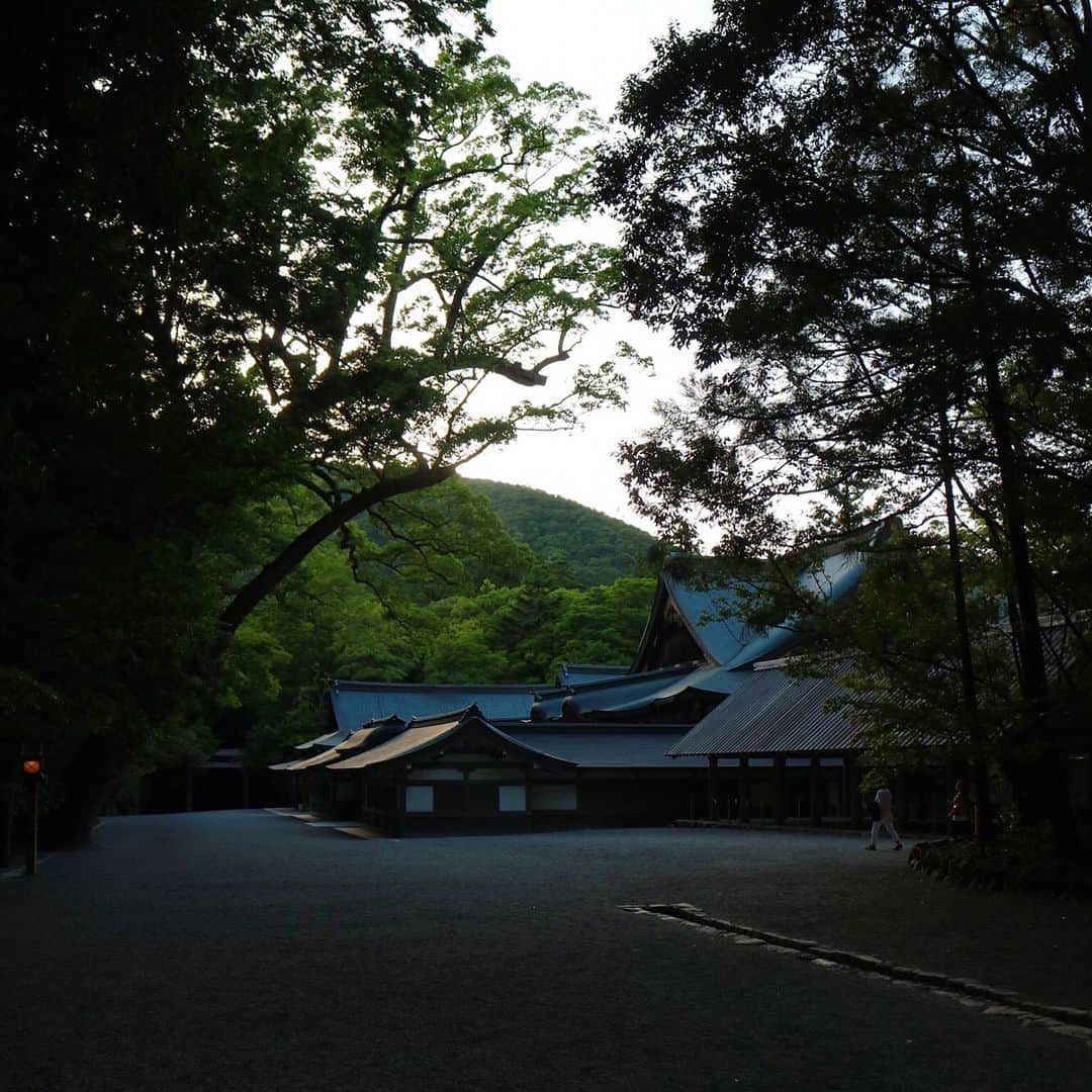 本郷理華のインスタグラム：「伊勢神宮⛩✨」