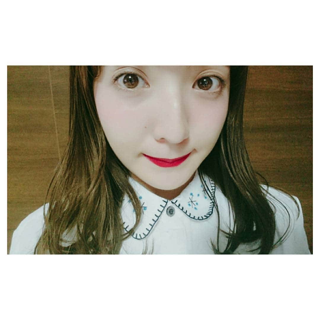 平木愛美のインスタグラム：「眉ぎり。  あるとないでちがうねぇなんだか！  今日はオーディションだったので、アイメイクなしのナチュラル。 リップとチークだけたしたっ！ 🍒」