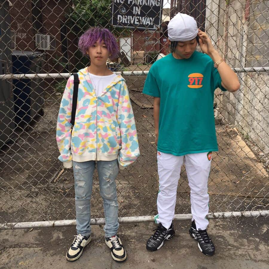 藤田織也のインスタグラム：「Day off😁👍 with @shin_tokuzawa and @cee_mo_  #fashion #kenyafujita #shintokuzawa #bape #abathingape #cottoncandy #bapesta #hair #callme917 #nyc #projecttaro #藤田織也」