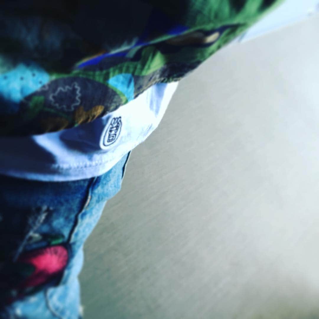 江口拓也さんのインスタグラム写真 - (江口拓也Instagram)「昨日の格好。Tシャツに何か居る。  #インスタっぽい #初タグ付け」6月5日 11時52分 - takuyaeguchi81