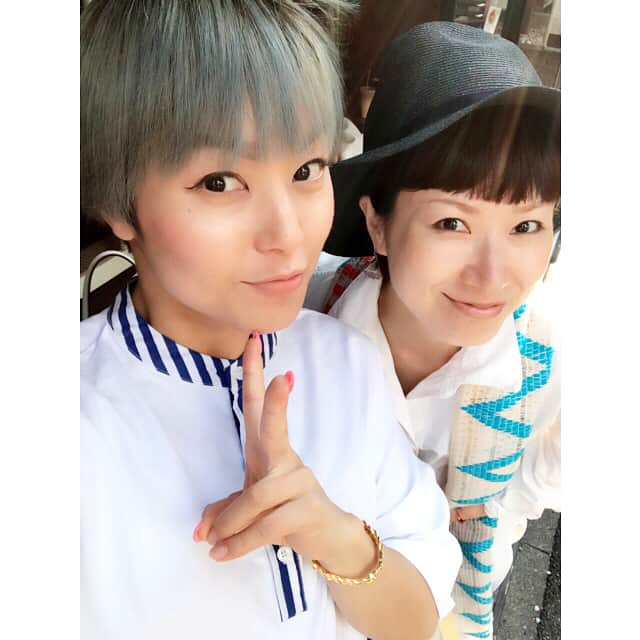 Nazukiのインスタグラム：「ダンスチームSILLYのメンバーだったTAMAとランチ🍴🍽 TAMAもなんとご懐妊👶✨✨ 予定日１ヶ月違いで同い年の子供😭😭😭 こんな偶然、奇跡👏🏻👏🏻👏🏻 ほんとに、妊婦ダンサー多くて、同い年が赤ちゃんが多くて嬉しい😊😊 おめでとう㊗️ #matanity #pregnant #lunch #friend #dancer #silly」