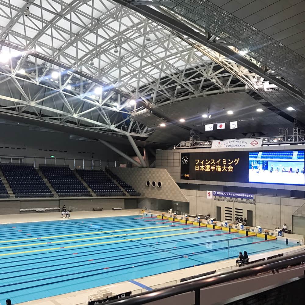 西谷綾子のインスタグラム：「フィンスイミング日本選手権大会🏊‍♀️ ・ 100mCMASビーフィン 松田志保ちゃん、大会新記録で優勝！！ ・ 速くてカッコよかった♡ おめでとうございます(๑˃̵ᴗ˂̵) ・ スポーツ観るのも好き^ ^ いろんなお話が聞けて楽しかった！ ・ #フィンスイミング #日本選手権 #優勝おめでとう #観戦 #応援 #finswimming #sports #面白い #幅広く #横浜 #北山田 #まさか #お友達に会うとは。」