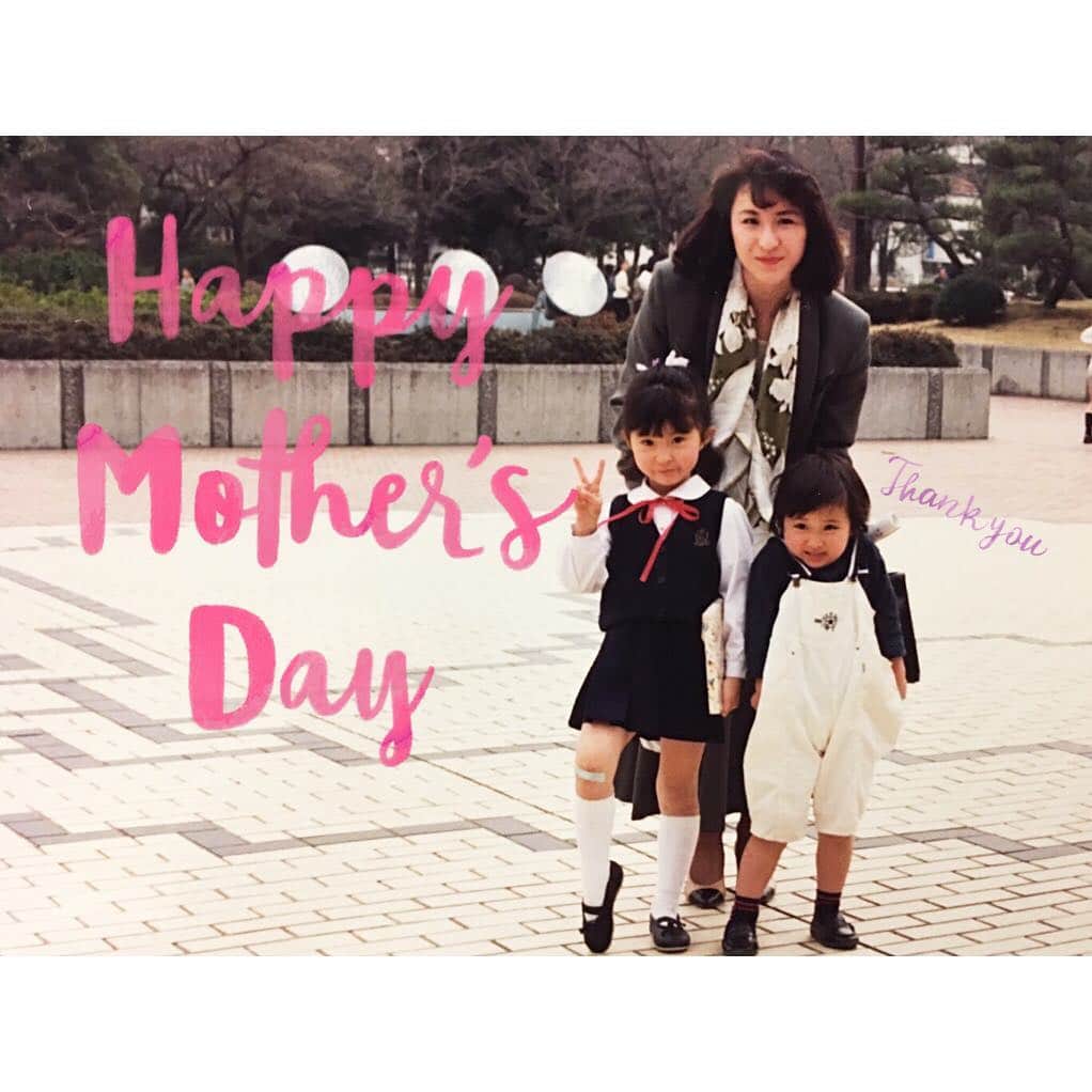 戸田れいさんのインスタグラム写真 - (戸田れいInstagram)「happy mother's day🌹I love mom💓 #mothersday  #姉何故か怪我した脚をおしゃれに見せる #まだお金持ち時代」5月14日 3時15分 - rei_toda