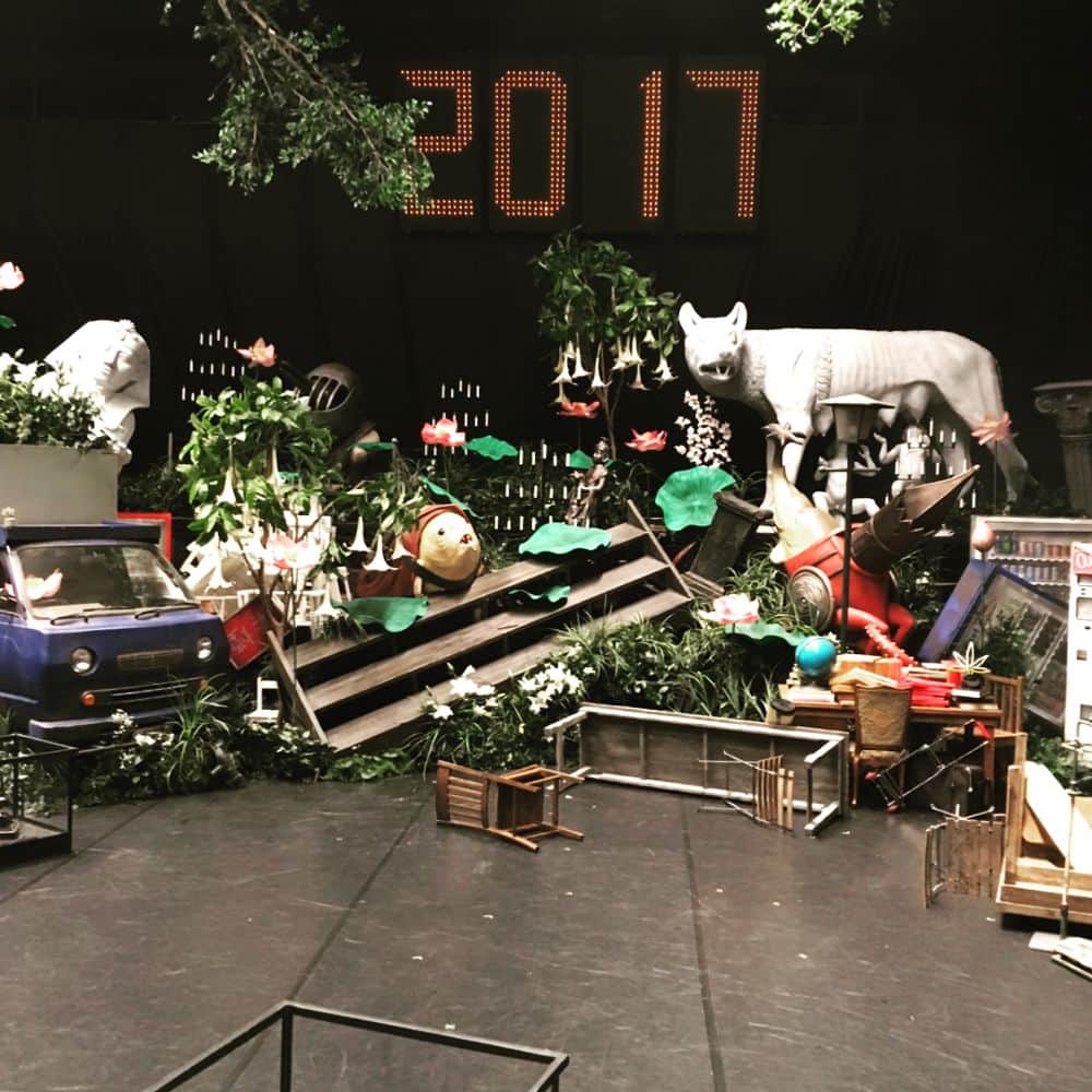 今村沙緒里さんのインスタグラム写真 - (今村沙緒里Instagram)「NINAGAWA STUDIO2017🎫 It has been a year since director Yukio Ninagawa died. He is my master.  Our seniors played, i helped a little and watched theater.I felt nostalgia and origin. I was glad to meet company's member and I love theater...i want to meet him. NINAGAWA STUDIO公演 ”待つ” ニナガワスタジオの先輩たちの公演を、 少しのお手伝い、観劇してきました。 蜷川さんが亡くなってから1年。 あの扉は、演劇への入り口で、 入る時は毎日、すっごく緊張した。 OLだったわたしは、ニナガワスタジオに憧れてオーディションを受けました。なにもわからないまま、情熱だけ持って。10年前です。 懐かしい稽古場、あたたかい先輩、スタッフのみなさん、懐かしさと、原点を思いました。 同期のあやちゃんと、ビールを飲んだ。 わたしは成長できているのか？ 蜷川さーん！会いたい、ぜ。 #japan #japanese #play #director #theatre #yukioninagawa #ninagawacompany #disign #setdesign #beer #photo #love #thanks #life 안녕 #사랑 #아트 #놀이 #芝居 #公演 #蜷川幸雄 #演出家 #ニナガワスタジオ #待つ #彩の国さいたま芸術劇場 #原点 #チケット係 #あやちゃん #舞台やりたくなりました」5月14日 23時35分 - saorix13