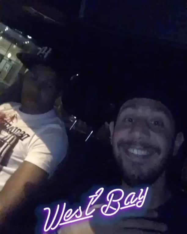 ユセフ・エル＝アラビのインスタグラム：「Zine 3ndna 🎶 @asmalmnawar #morocco#song#great#music#qatar#ouarzazate#fun#smile#listen#」
