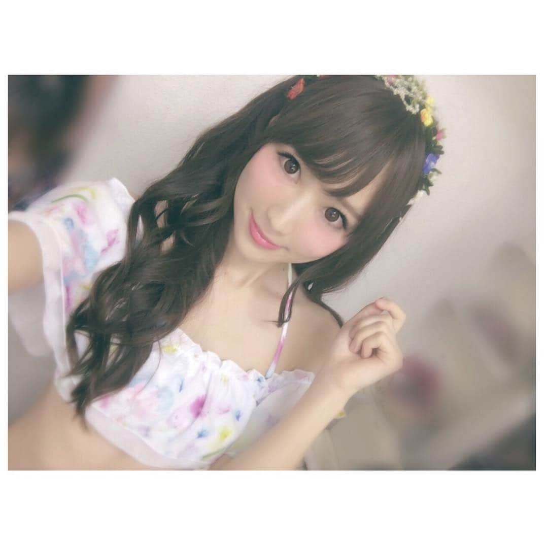 小越しほみさんのインスタグラム写真 - (小越しほみInstagram)「きのうの #水着 👙 #michellmacaron の水彩絵具でかいたみたいなお花がめっちゃかわいいの💐😻 発売して速攻げと！ 今年の夏はこれでプールとかいくんだい🌴⛱🐠💕 身長163cmでSサイズぴったりだたよ🙈 ･ #ミシェルマカロン #swimwear #instafashion #selfie #自撮り #小越しほみ #instagood #japanesegirl #followme #ビキニ #bikini」5月15日 12時30分 - shihomi1129