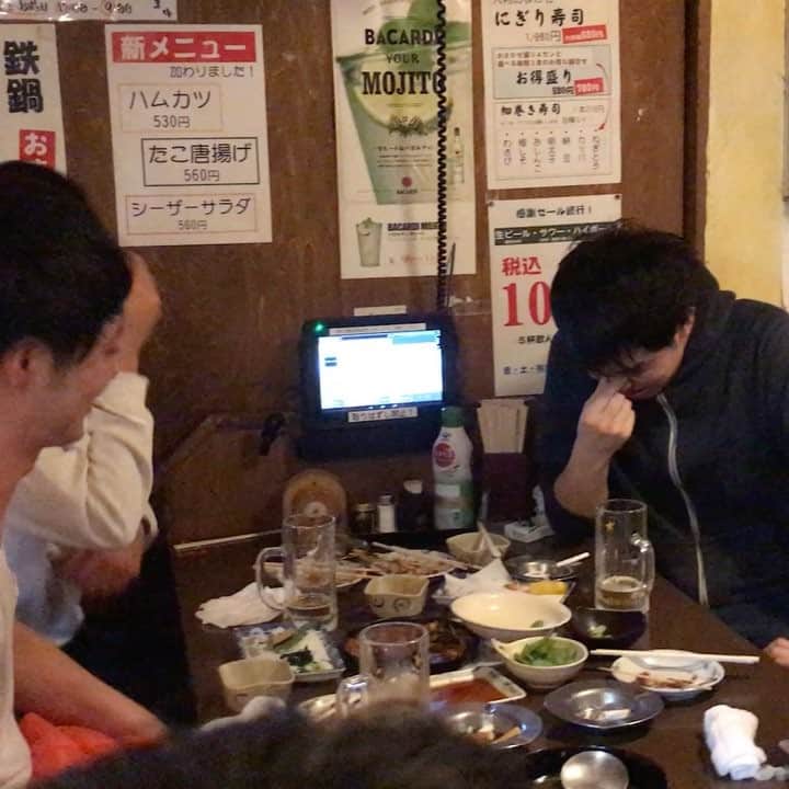 ほしのディスコのインスタグラム：「わさび寿司を食べて悶える高橋さんと強がる高桑さん。」