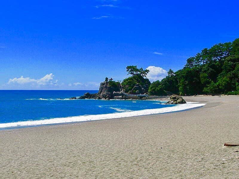 Japanese local photoのインスタグラム：「#高知 #田舎 #田舎暮らし #日本の絶景 #海 #sea #桂浜 #local #organic #sky #blue #自然 #nature #traveljapan #thisisjapan #visitjapan #japanlover #tripgram #スローライフ #日本の風景 #オーガニック」