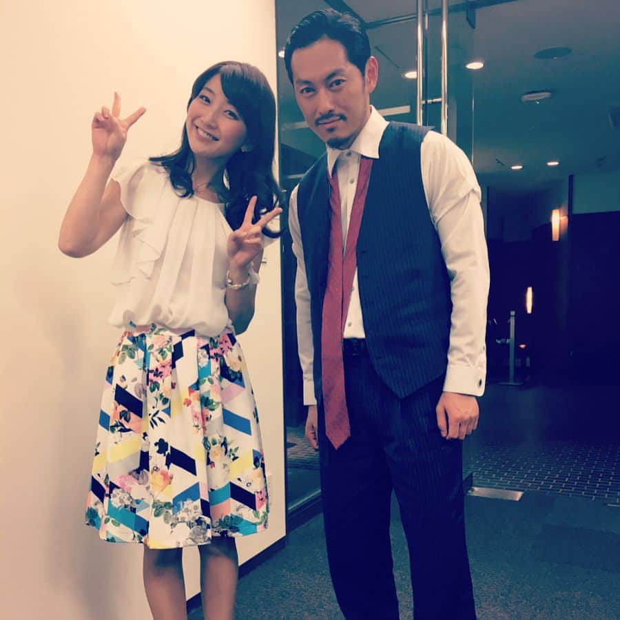 般若さんのインスタグラム写真 - (般若Instagram)「サントリーのCMに出ると美女を口説けるらしいです。もう1人の男はどっかで会った様な… #般若#suntory #鬼の泡達 #本場達人 #ninoさん#サイプレス上野#サントリー最高😊」5月16日 17時35分 - hannyaofficial