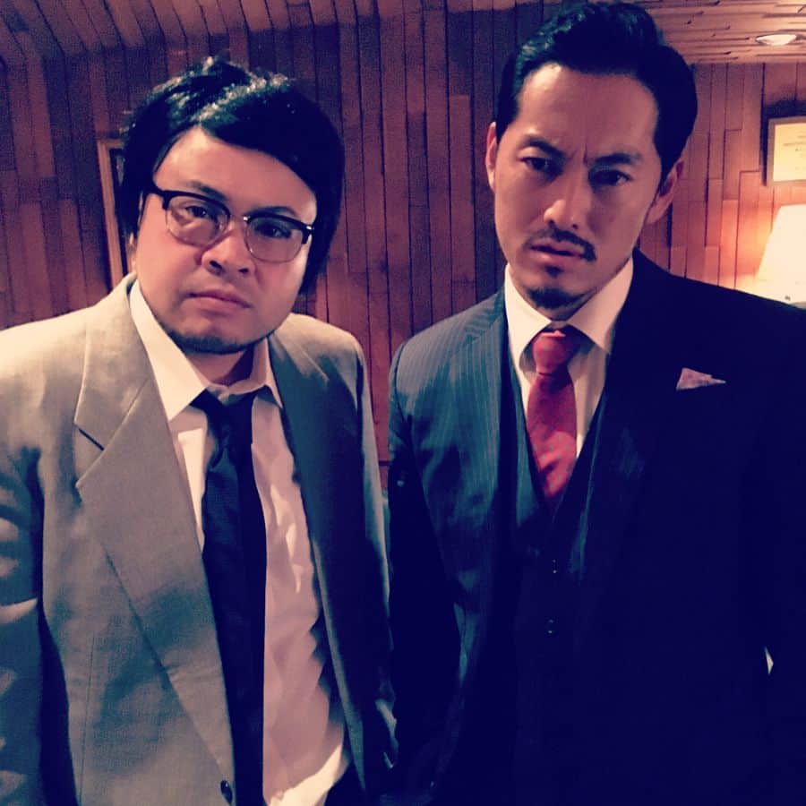 般若さんのインスタグラム写真 - (般若Instagram)「サントリーのCMに出ると美女を口説けるらしいです。もう1人の男はどっかで会った様な… #般若#suntory #鬼の泡達 #本場達人 #ninoさん#サイプレス上野#サントリー最高😊」5月16日 17時35分 - hannyaofficial