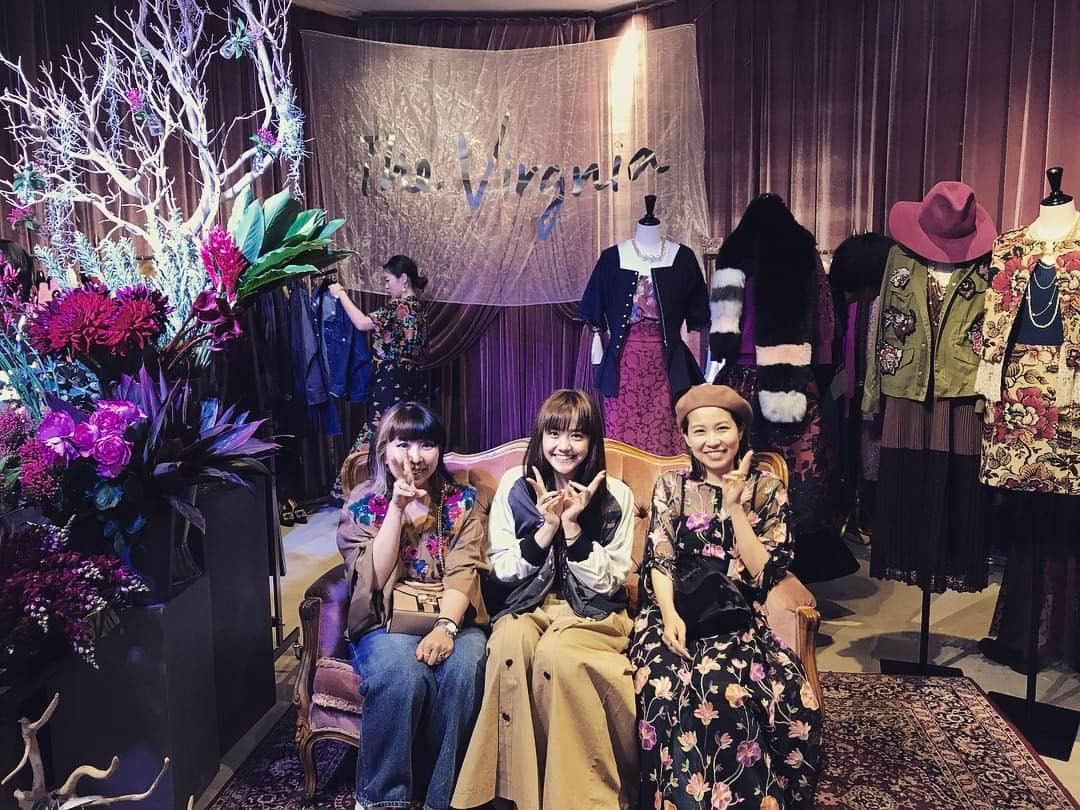 The Virgniaさんのインスタグラム写真 - (The VirgniaInstagram)「松井愛莉ちゃんが遊びに来てくれました💕 ヴァージニアのスカジャン着てきてくれて本当嬉しい😍ありがとうございます✨  #松井愛莉 ちゃん #thevirgnia #thevirgniadesignersinstagram #exhibition #2017AW」5月17日 16時18分 - thevirgnia