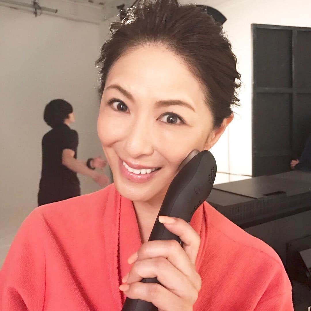 山田佳子さんのインスタグラム写真 - (山田佳子Instagram)「Panasonic Beauty PREMIUM × 美st イベントが開催されます! トークイベントに参加していますので、よかったら覗きに来てくださ〜い😆💕 日程：5/20(土) 会場：パナソニックセンター大阪内 Salon de Beauty 住所：大阪市北区大深町4-20 グランフロント大阪南館2階 時間(各30分)：①10:30～、②13:00～、③15:00～、④17:00～  #panasonicbeauty #イベント開催 #トークショー #新商品 #イオンエフェクター #お試し #チャンス #美st #グランフロント大阪 #山田佳子」5月17日 12時04分 - yoshiko117