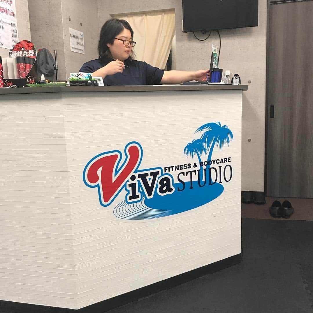 吉田秀彦のインスタグラム：「ビバスタジオ！ #新橋 #パーソナルトレーニング #マッサージ @針」