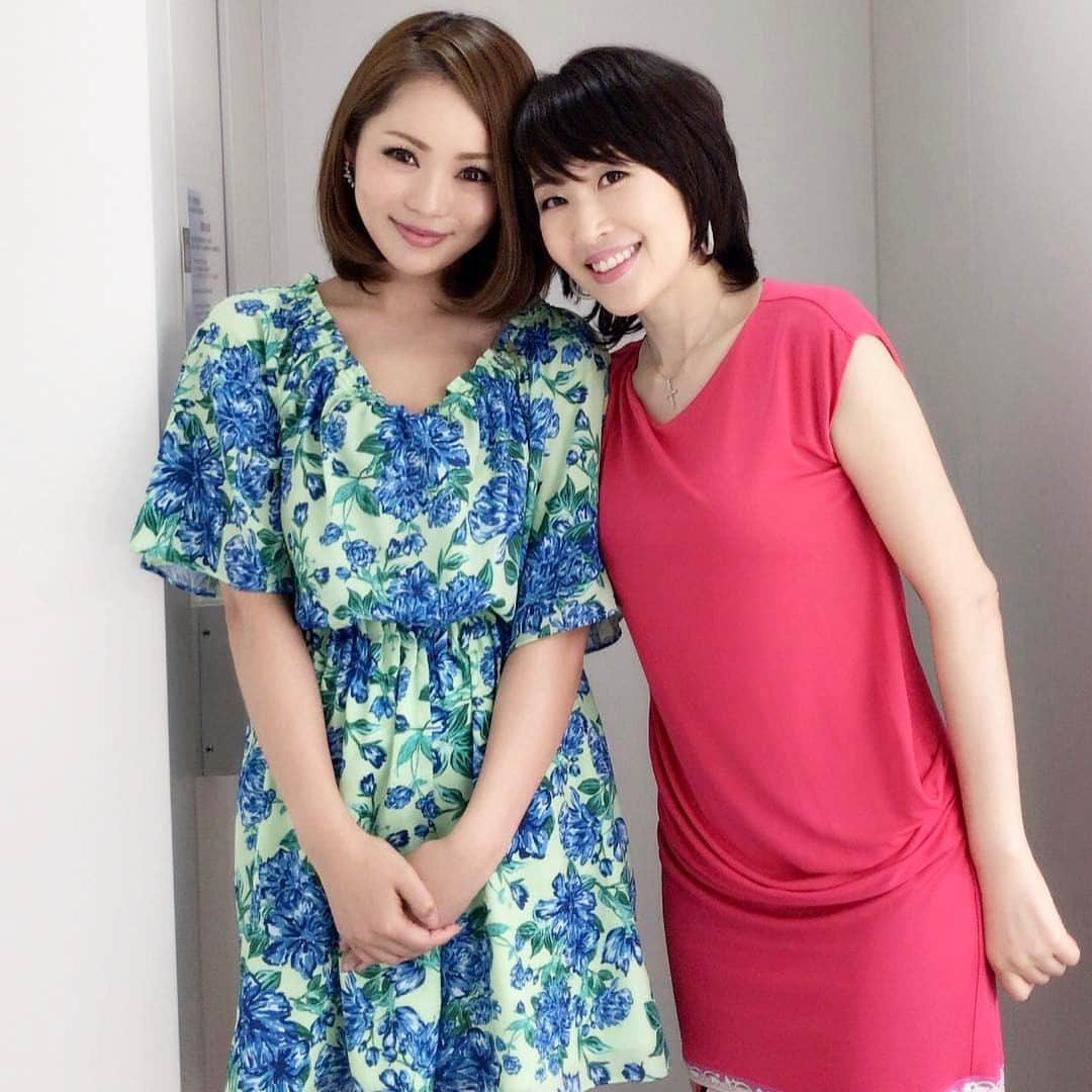 近藤英恵さんのインスタグラム写真 - (近藤英恵Instagram)「小林ひろ美さんの美肌に感動♡ #SSV #スクエア #セブンフロー #新サマージェル #今日だけ特別価格」5月18日 1時40分 - hanachan93