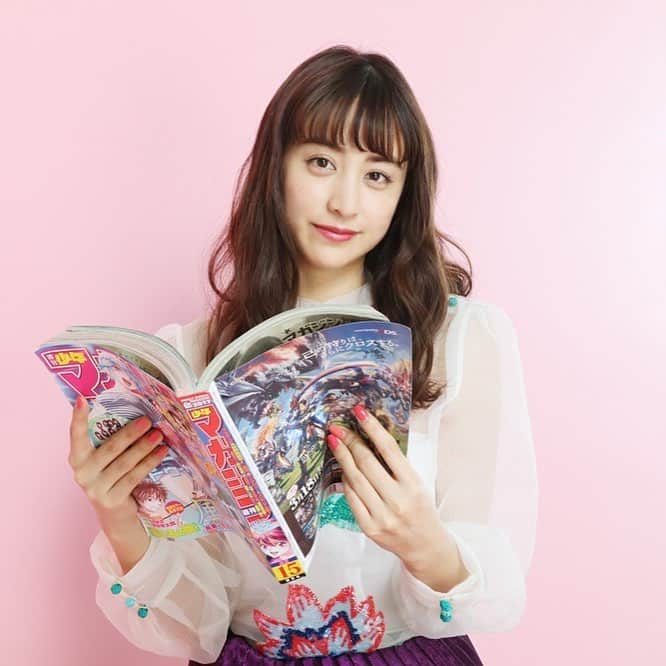 週刊少年マガジンのインスタグラム：「本日発売 #マガジン 24号のマガスゴは… 映画 #ピーチガール で顔グロ主人公のももを演じる #山本美月 ちゃん！ 趣味は少年漫画を読むことなんだとかヾ(´ε｀*)ゝ #徒然チルドレン が好きなのだとか！ オフショットいただきました♪」