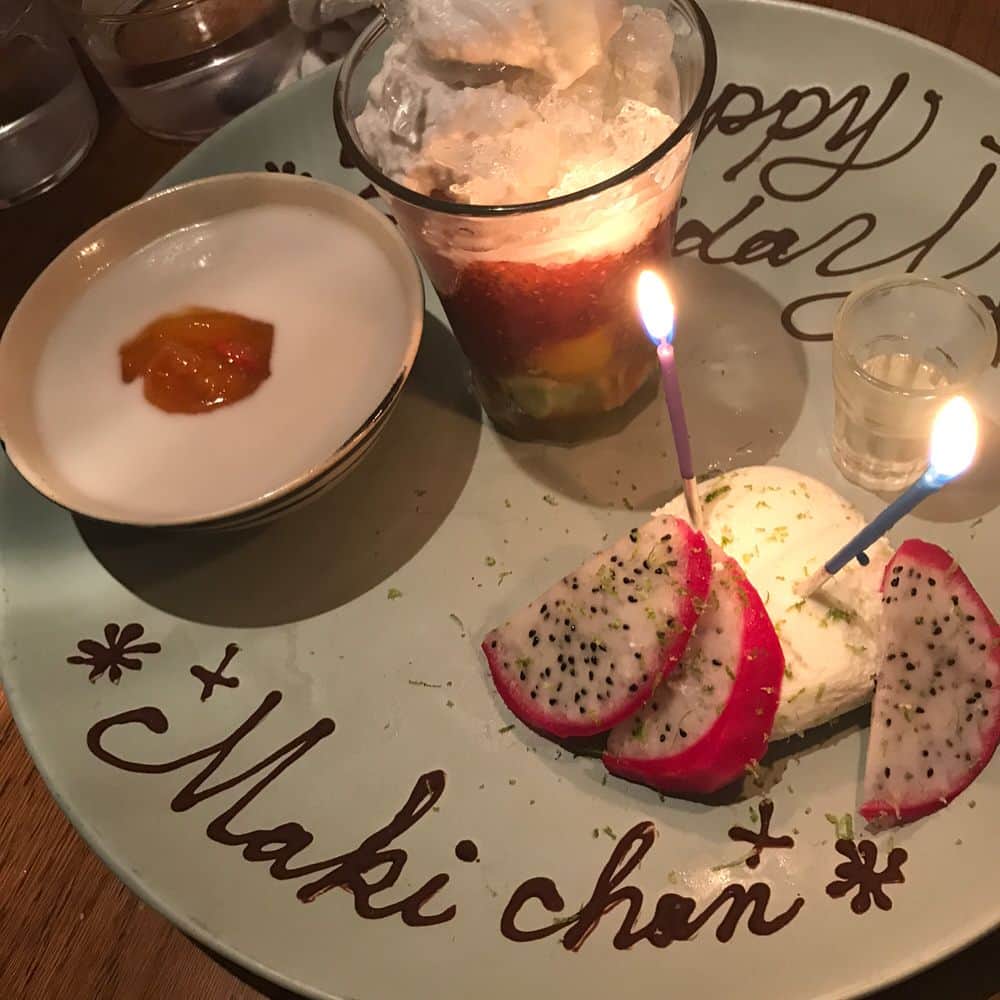 前田典子さんのインスタグラム写真 - (前田典子Instagram)「#週末 #カトマキ#誕生日会🎂 #マキちゃんおめでとう㊗️ #愉快な仲間でお祝い #ベトナム料理 #ヨヨナム #美味しかった〜💕 #生春巻き#バインセオ#揚げ春巻き#パクチー好き💕 #食べたし#しゃべったし#笑い過ぎた🤣」5月18日 7時54分 - maenorichang