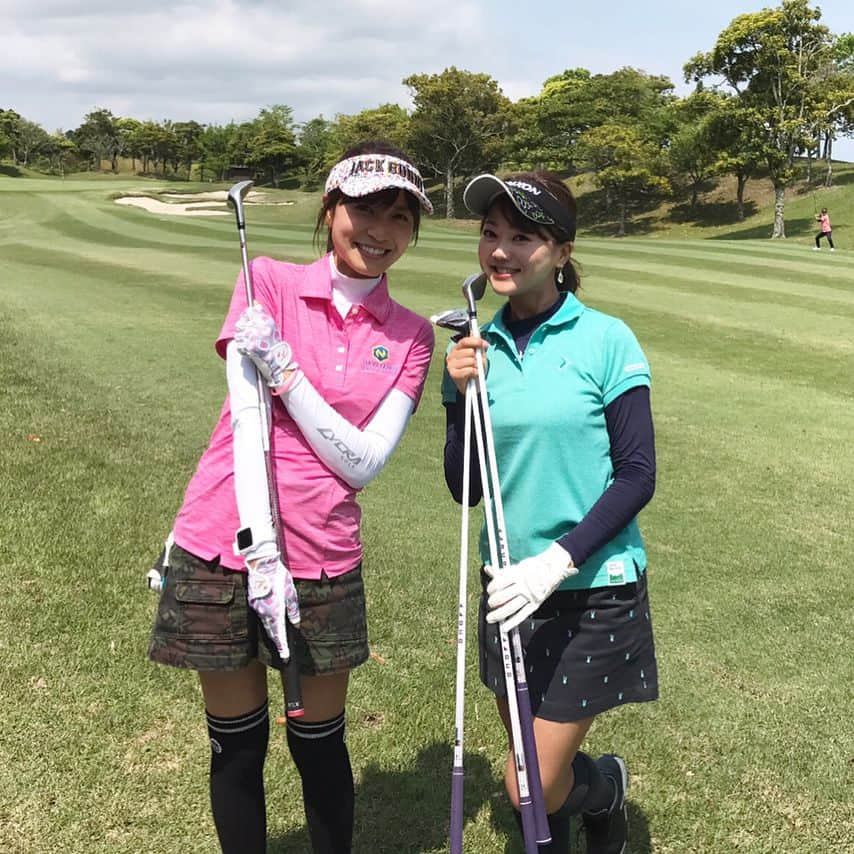 井上英里香さんのインスタグラム写真 - (井上英里香Instagram)「ゴルフ♡  #高沢奈苗ちゃんと #golf  #ゴルフェス仲間 #アナウンサー仲間 #千葉 #花王カントリークラブ #顎高バンカーが多く戦略性高いコースでした #野生の鹿と猿に遭遇 #飲む日焼け止めと塗る日焼け止め #W紫外線対策 #それでも焼けちゃう #スコアはまとまらず撃沈 #次こそは  #ゴルフは楽しいが一番 #アクティブ女子 #ゴルフ女子 #❤️」5月19日 11時27分 - ribbonhome.erika