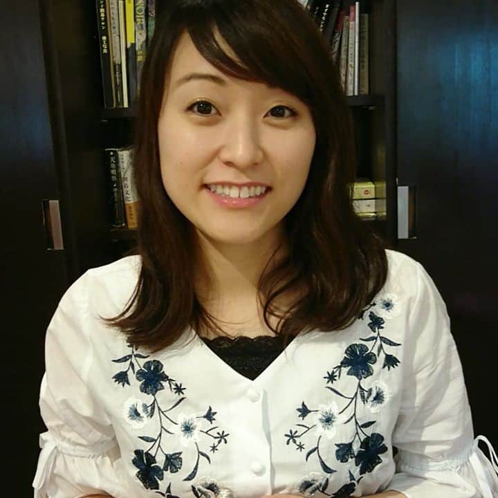万波奈穂のインスタグラム：「皆様コメントも有難うございますm(__)m オフィス彩 投稿、動画第２弾です。是非ご覧ください✨✨ -officeaya- #万波奈穂#囲碁#囲碁棋士 #goplayers #gameofgo #mannaminao」