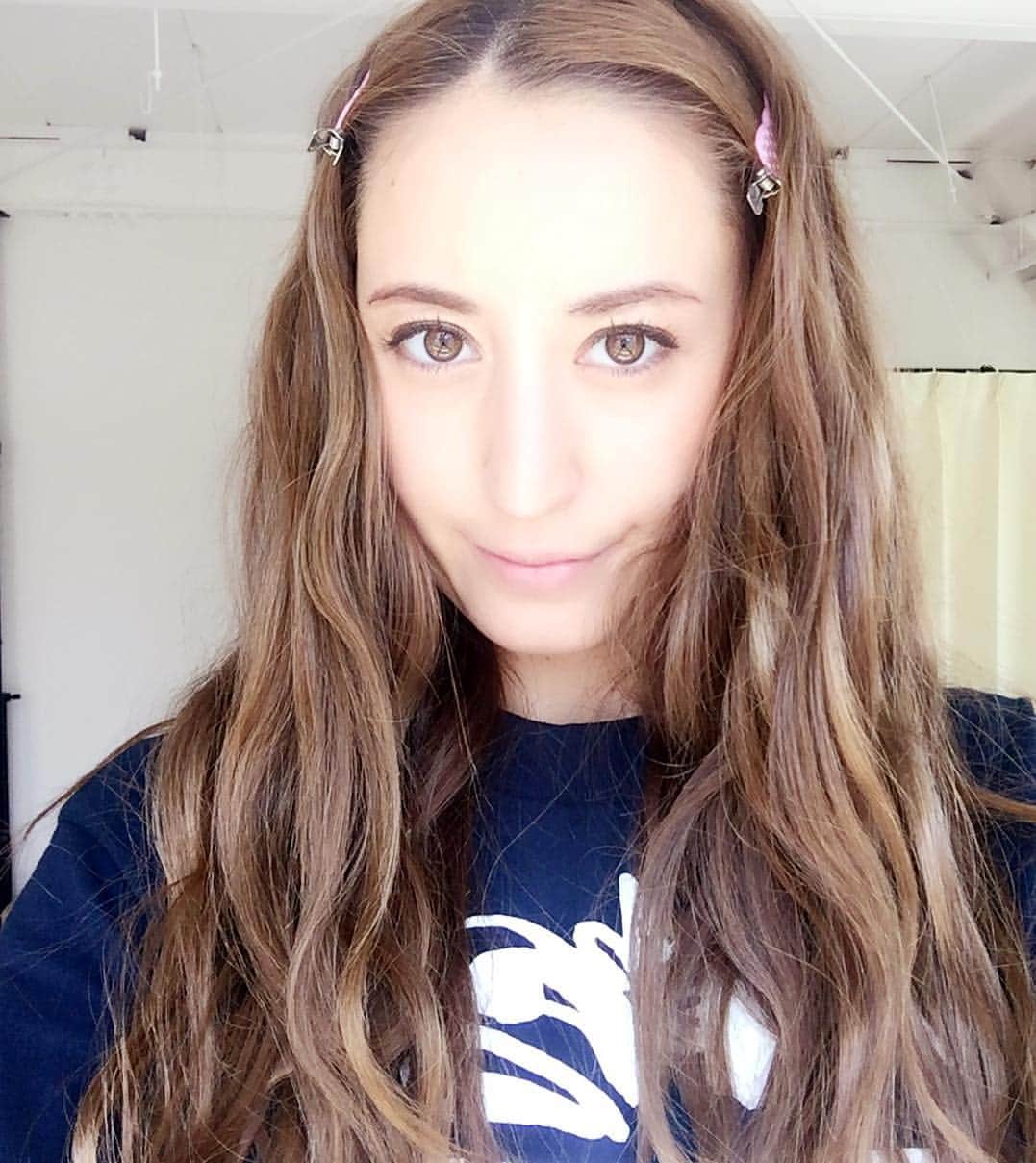 太田エイミーのインスタグラム：「Today's #hairandmakeup #jtrip #tvshooting Thanks to everyone for watching J-Trip Plan on #NHKworld #travelshow」