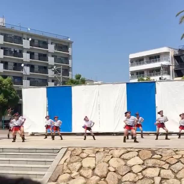 みゆはくのインスタグラム：「#ディズニーライブ  の時の踊りを #バラ祭り  で踊らせていただきました😍 早着替えもちゃんとできました❤️暑い中笑顔でよく頑張りました #キッズダンス」