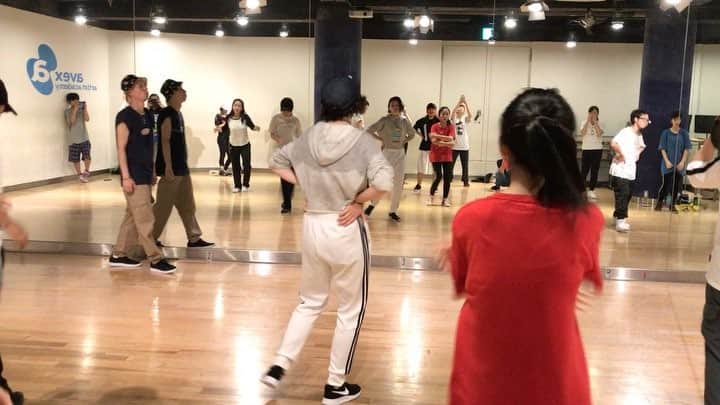 ガーダオ・メラニーのインスタグラム：「hey hey hey yo!✌️ @rumismilelove @himari8974  #avexartistacademy東京校 #avex #avexartistacademy #harajuku #kazukiさん #汗が #😂」