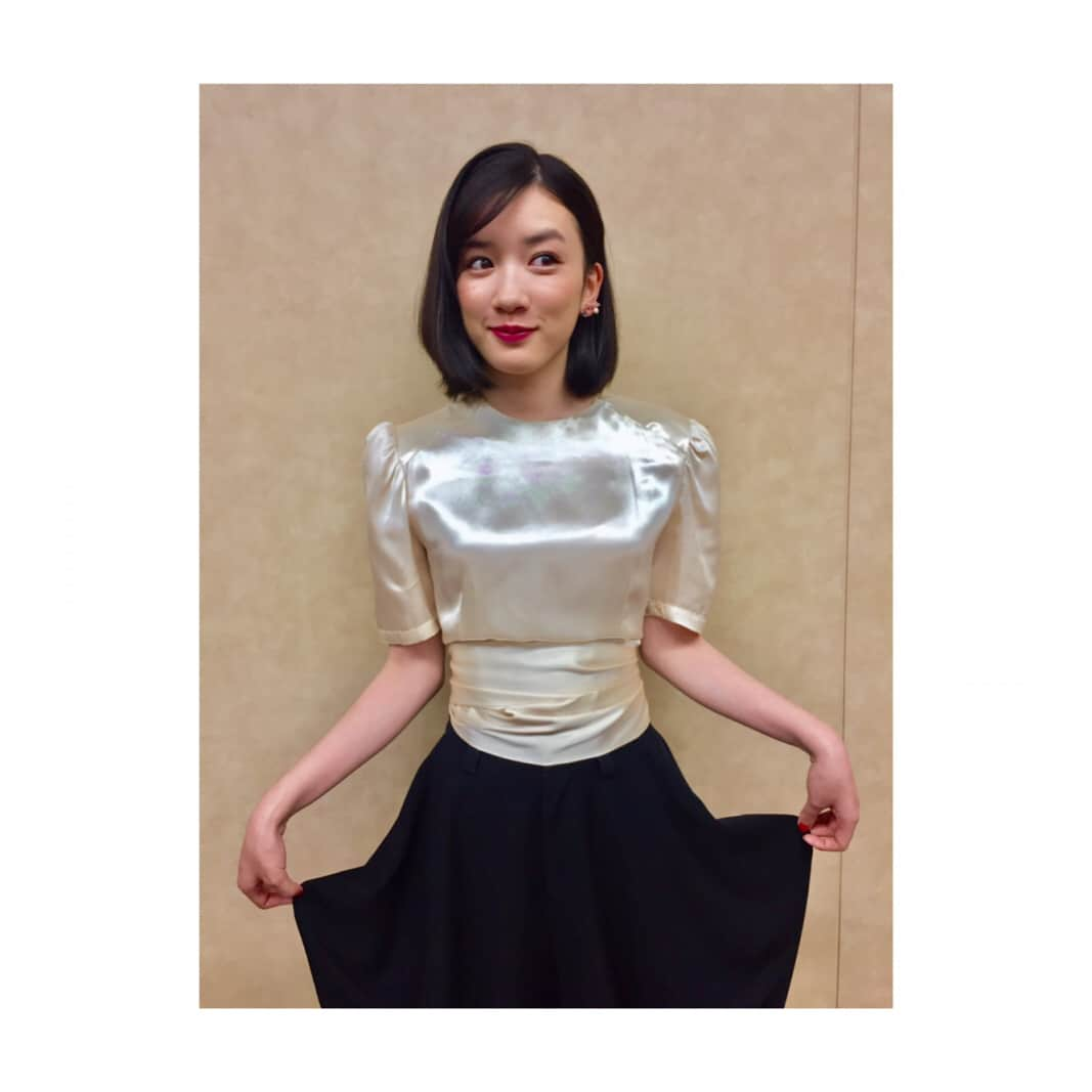 永野芽郁さんのインスタグラム写真 - (永野芽郁Instagram)「・ ピーチガール 舞台挨拶の衣装です😙 これから横浜へ。 LINELIVEもぜひ！ #ピーチガール」5月20日 14時03分 - mei_nagano0924official