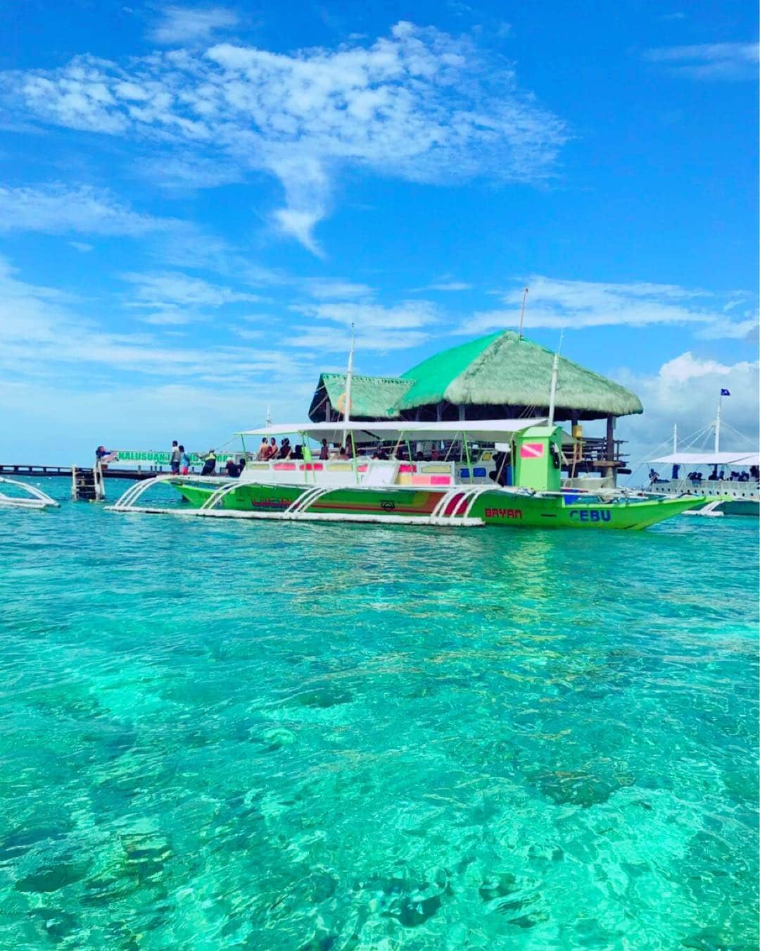 Jurina Otsukiさんのインスタグラム写真 - (Jurina OtsukiInstagram)「⛵️💞 #Philippines 🇵🇭 #Cebu 🏝 #nalusuan 🐠 #Crimzone 🏖 #sunny 🌞 #hot 🔥 #love 💘」5月20日 15時53分 - juri_jurina_888