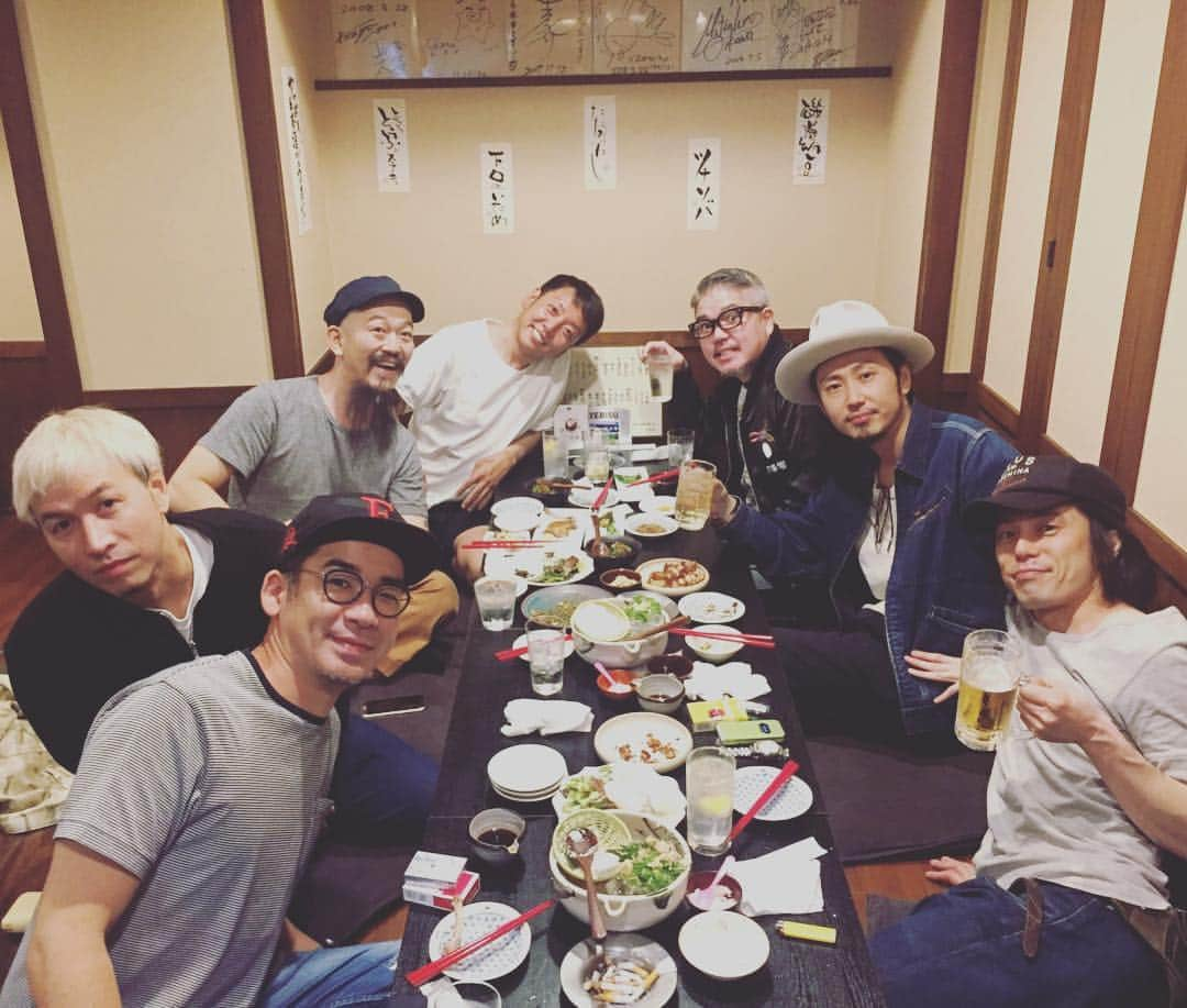 RIP SLYMEさんのインスタグラム写真 - (RIP SLYMEInstagram)「昨夜はACIDMAN 20th Anniversary 2man tour  at ZEPP名古屋でした。ACIDMANの皆様、20周年おめでとうございます！そして初の対バンありがとうございました。会場で一緒に踊って下さった皆々様、本当にありがとうございました🙏 明日はRSFM初仙台公演、ACIDMANから戴いた元気を素に張り切って挑みます💪RSFMの皆様お待ちしております #ripslyme #acidman #thanks #RSFM5」5月20日 17時19分 - rip_slyme