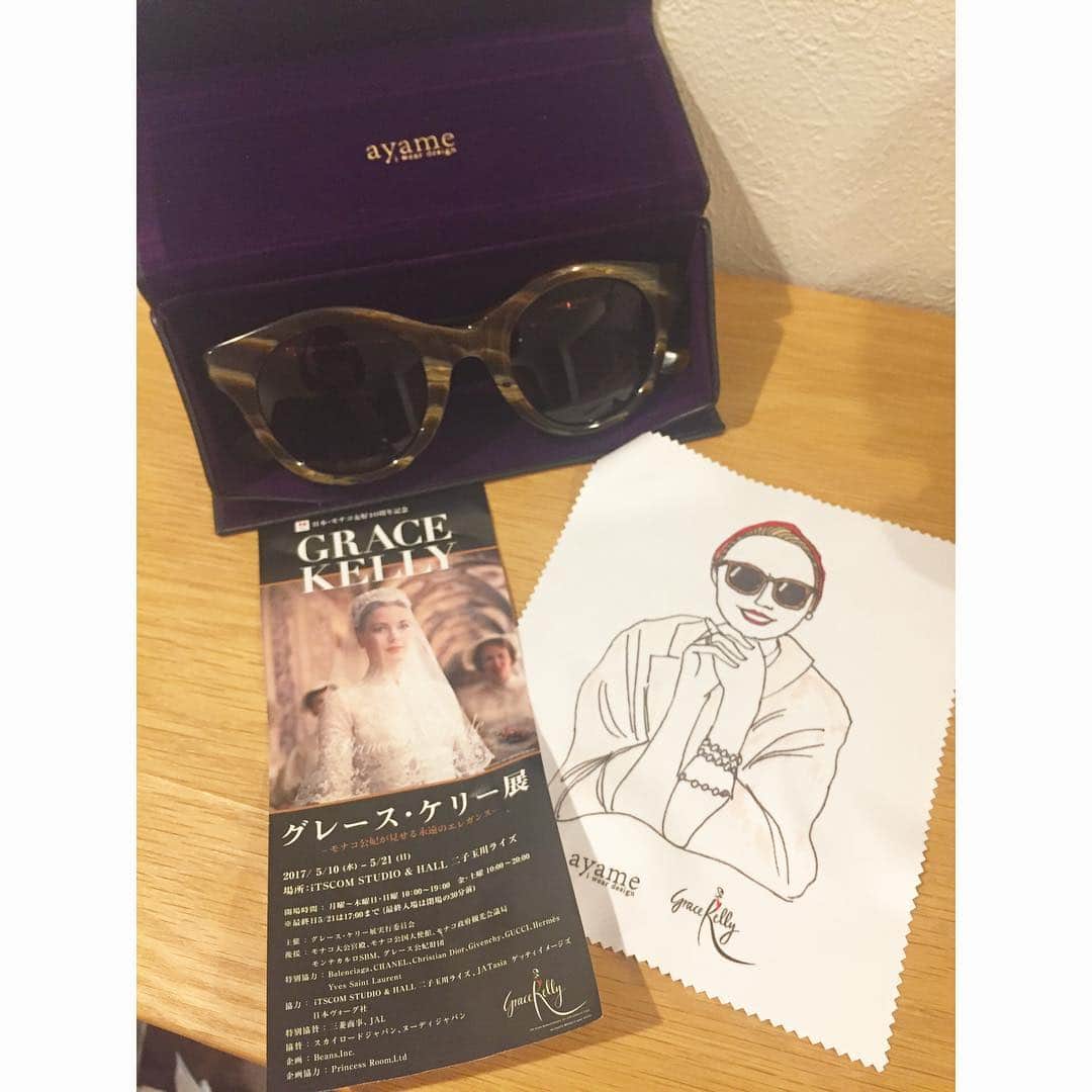 阿部優貴子さんのインスタグラム写真 - (阿部優貴子Instagram)「gracekelly✖️ayame🕶💓 グレースケリー展でまさかの一目惚れ😂❣️ #紫外線対策 #eyewear #sunglasses #ayameid」5月21日 12時40分 - abe_yuki94