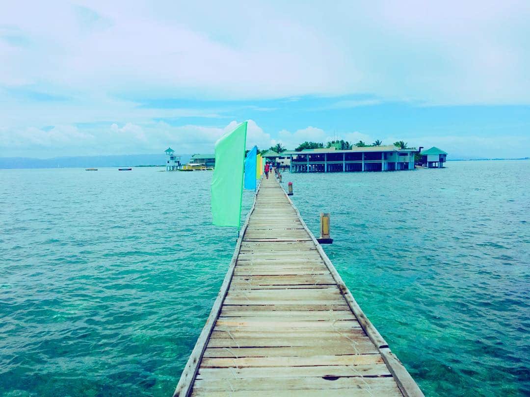 Jurina Otsukiのインスタグラム：「🏝🏳️‍🌈 #Philippines 🇵🇭 #Cebu 🏖 #nalusuan 🐠 #Crimzone 🌺 #vacation 🍍」